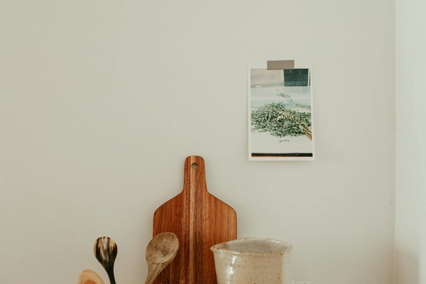 How does the choice of a chef's knife impact the overall cooking experience?